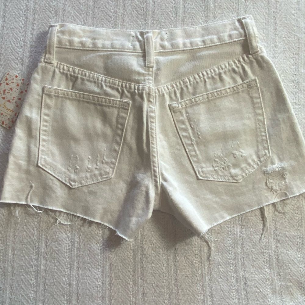 FREE PEOPLE WOMENS SIZE: 24 Sofia Shorts - Picture 4 of 10
